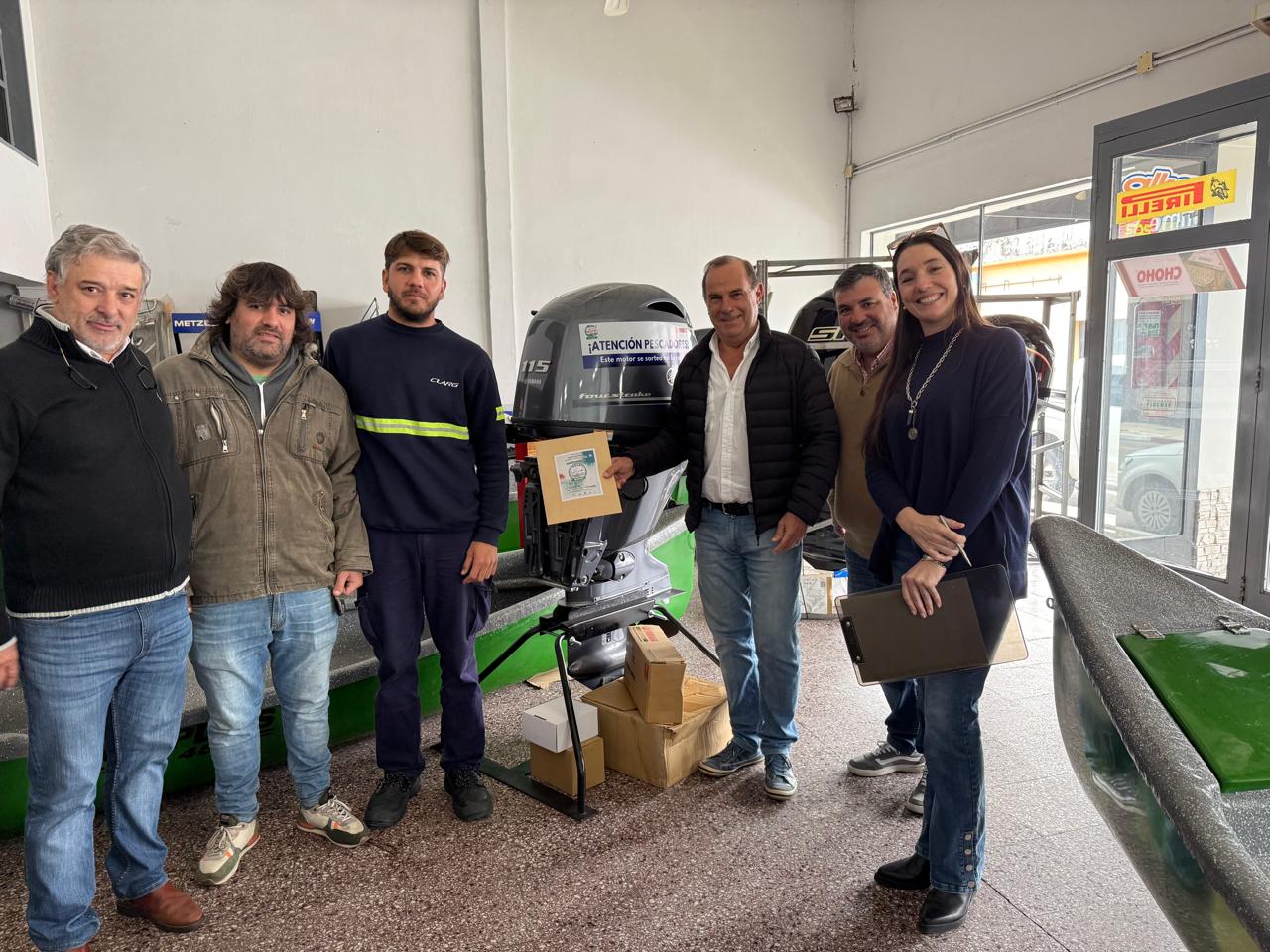 COMUPE ENTREGÓ EL MOTOR DE 115 HP A PESCADORES GANADORES DEL SORTEO
